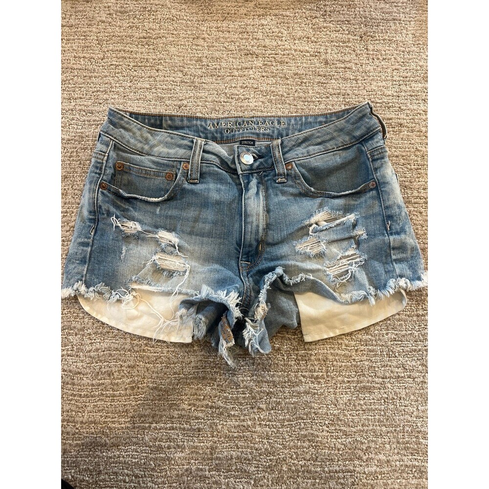 American Eagle Hi-Rise Festival Shorts | Size 8 | Distressed Light Wash Denim